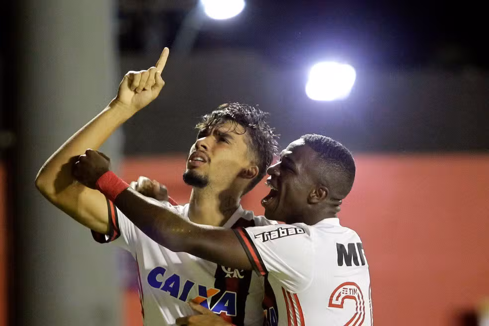 Flamengo vibra com atuações de Vini Jr. e Paquetá na Seleção: Crias do Mengão